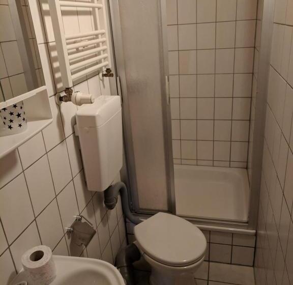 Estúdio Standard, Hostel Schützenbrücke