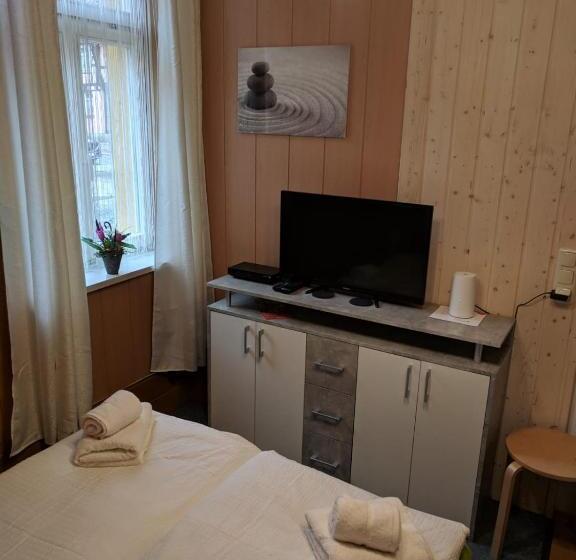 Студия Стандарт, Hostel Schützenbrücke