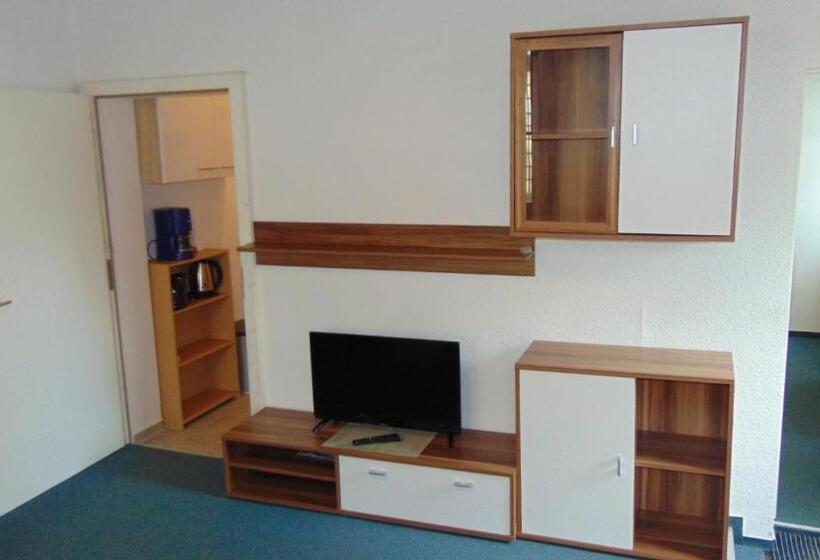 Estúdio Standard, Hostel Schützenbrücke