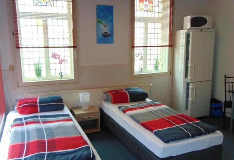 Студия Стандарт, Hostel Schützenbrücke