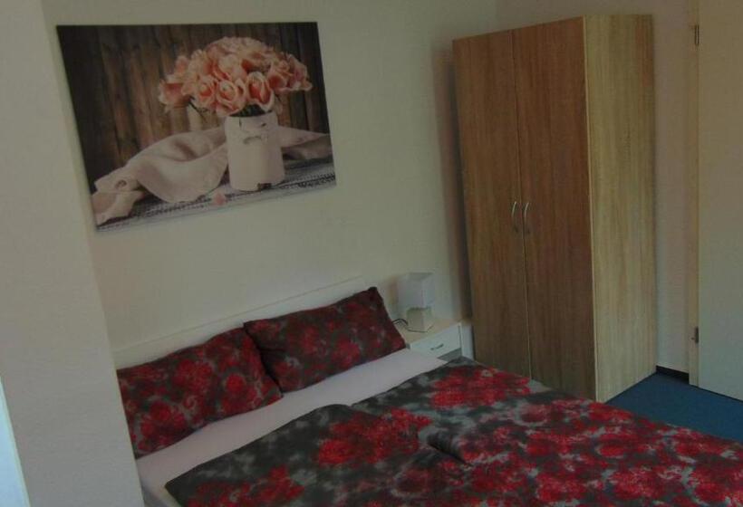 Estúdio Standard, Hostel Schützenbrücke