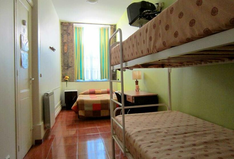 اتاق خانوادگی, Duas Nações Guest House