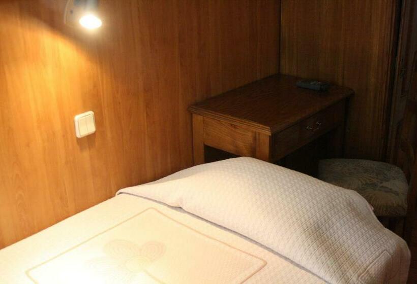 اتاق استاندارد یک نفره, Duas Nações Guest House