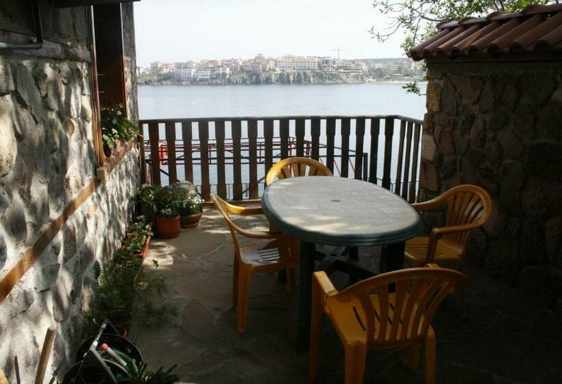 اتاق استاندارد با چشم‌انداز دریا, Guestrooms Durna