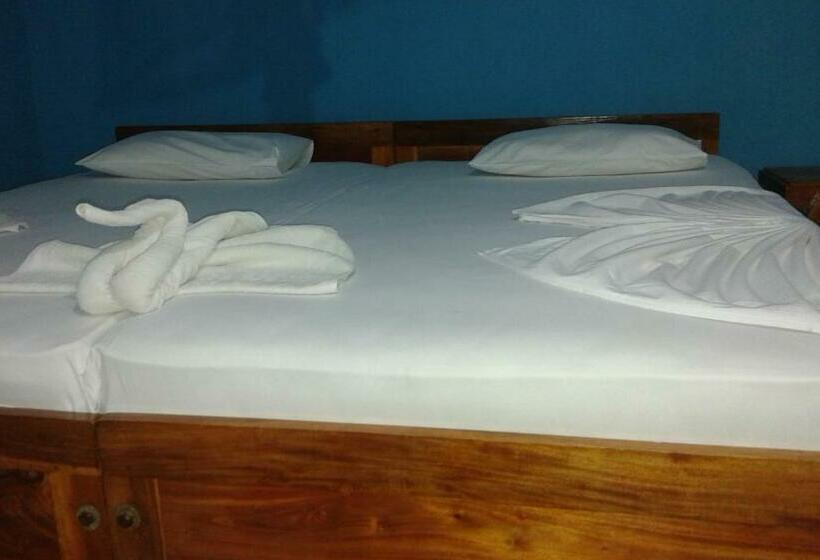 اتاق استاندارد, Levi S Tourist – Anuradhapura