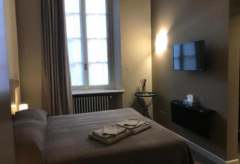 اتاق لوکس, Luigi In Palazzo Bianchi