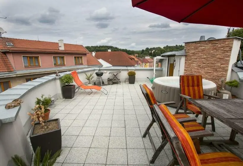 Huoneisto 1 Makuuhuone Terassi, Pension U Lašanů