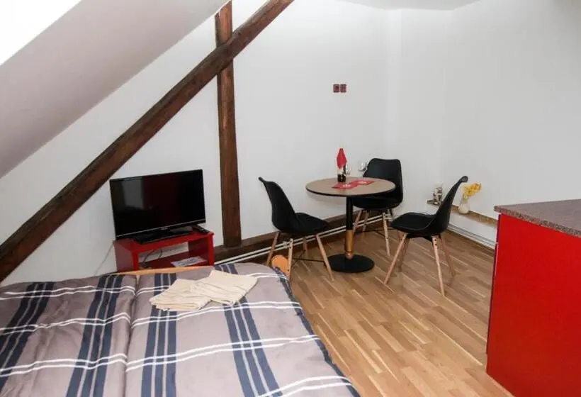 Standard Triple Room with Terrace, Pension U Lašanů