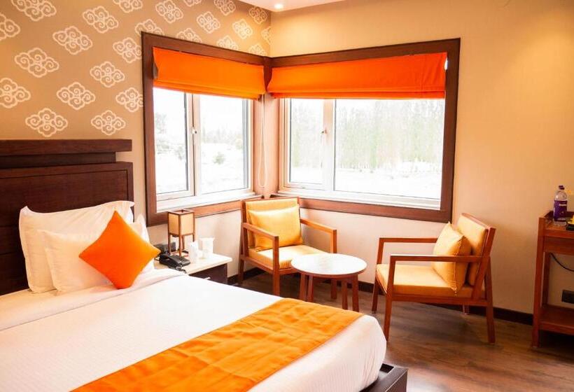 キングサイズベッドのスタンダードルーム, Angkasa Ladakh Resort