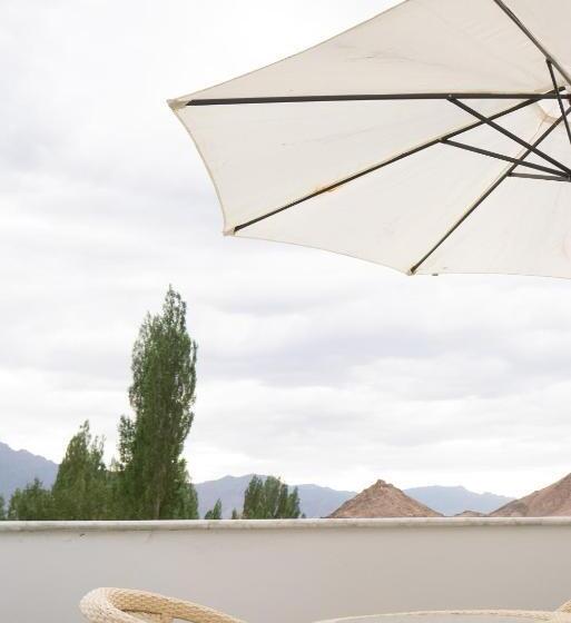 キングサイズベッドのスタンダードルーム, Angkasa Ladakh Resort