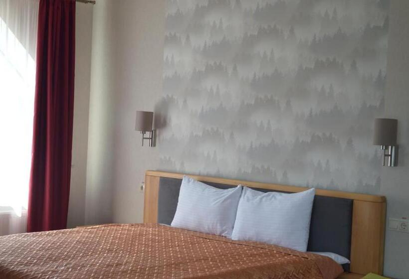 Junior Familjesvit, дбайлива ципа