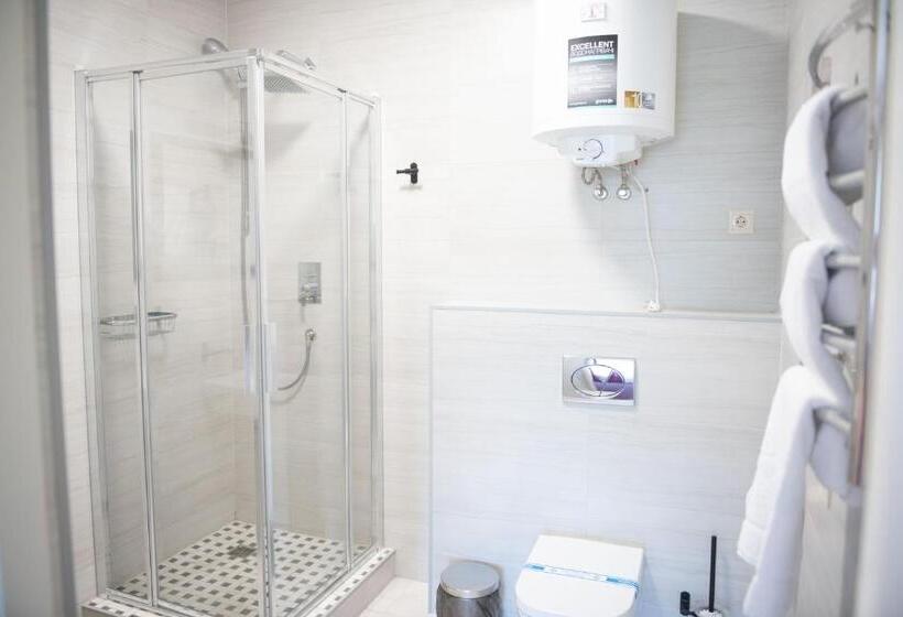 Junior Familjesvit, дбайлива ципа