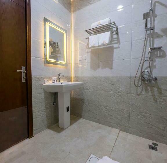 جناح جونيور, The Palace Hotel Suites   Al Badea