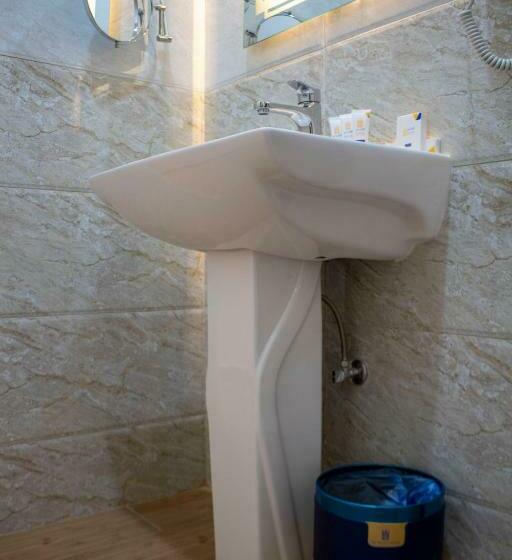 جناح جونيور, The Palace Hotel Suites   Al Badea