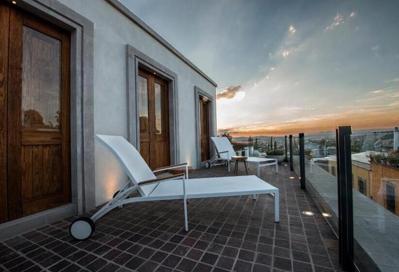 سوئیت جونیور با تراس, Casa Cien Hilos