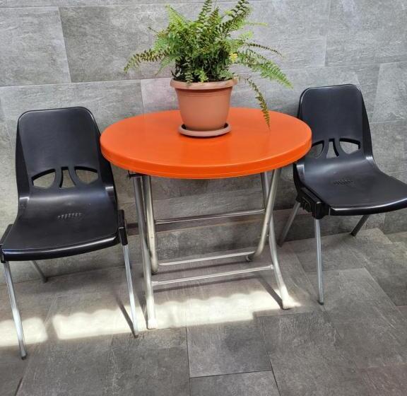 Standaard Studio, мини дом целиком около мед центра астхик