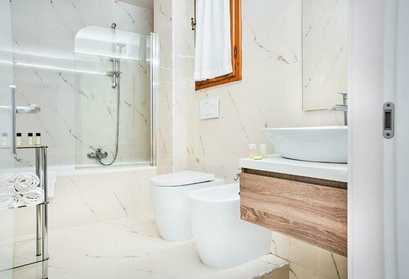 اتاق کلاسیک چهارنفره, Firenze Rooms Cathedral B&b