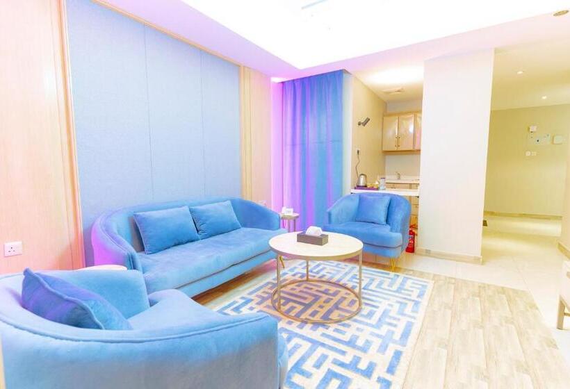 إستديو عائلى, ريـزورد بـلازا   Rizord Plaza