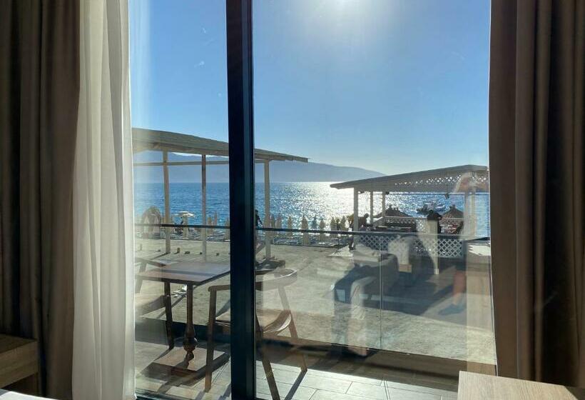 海景豪华三人间, Tramonto Vlore