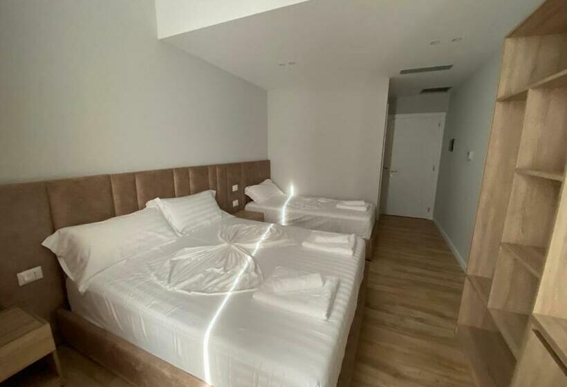 海景豪华三人间, Tramonto Vlore