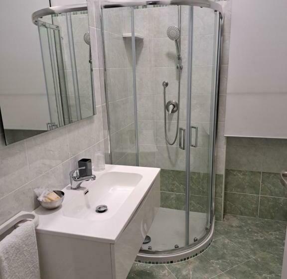 اتاق لوکس چهار تخته, B&b Casa Denittis