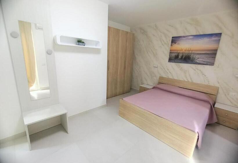 اتاق لوکس با بالکن, B&b Casa Denittis