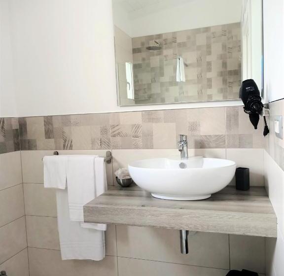 اتاق لوکس با بالکن, B&b Casa Denittis