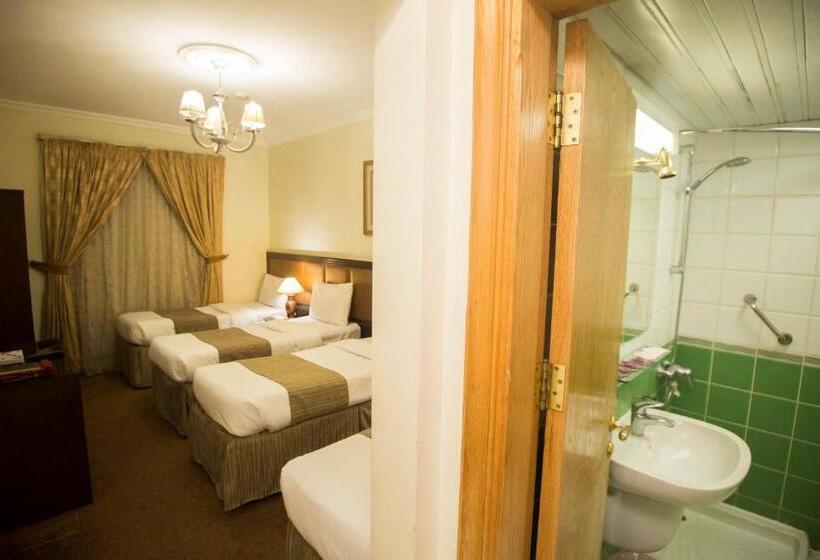 חדר סטנדרט לשלושה, Anwar Al Zahraa