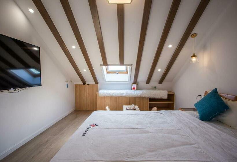 Семейный Полулюкс, 同里泊·晓烟河景民宿