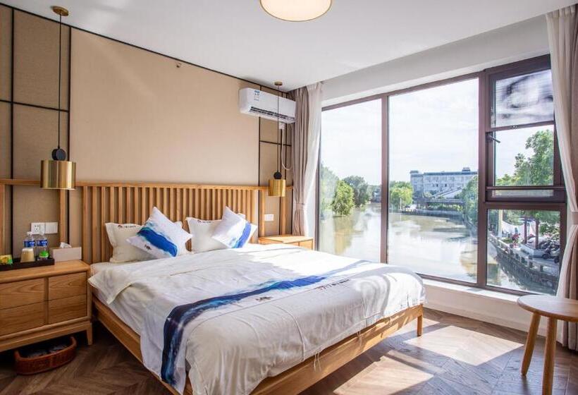 Люкс Вид на Реку, 同里泊·晓烟河景民宿