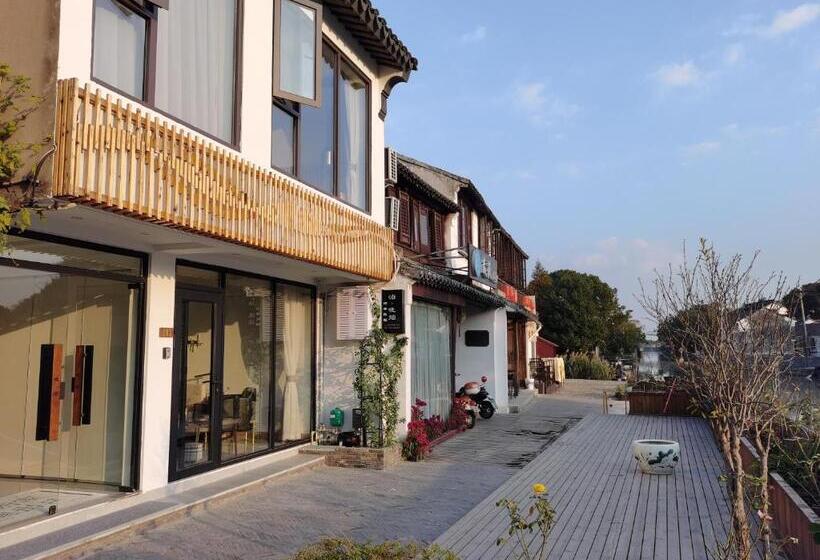 Люкс Вид на Реку, 同里泊·晓烟河景民宿