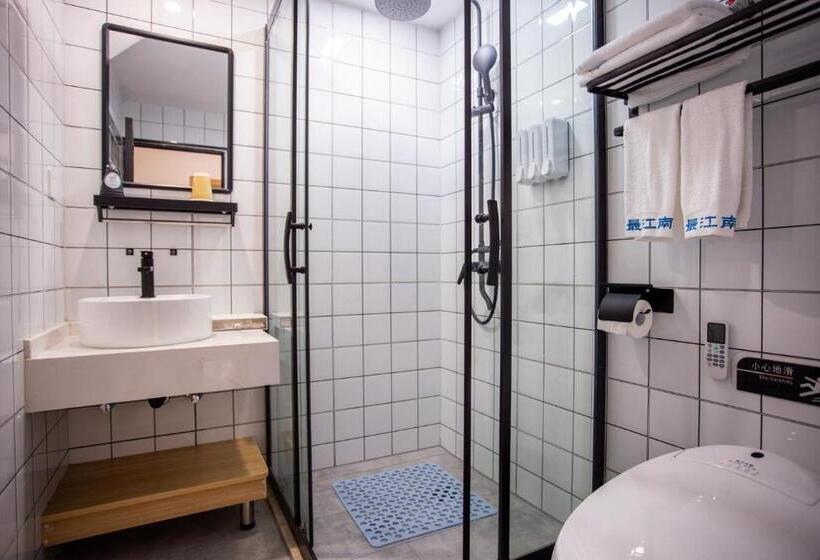 Люкс Вид на Реку, 同里泊·晓烟河景民宿