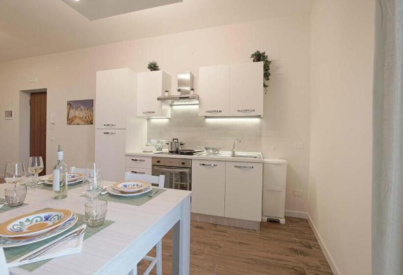 Четырехместный Номер Стандарт, Esseneto Rooms