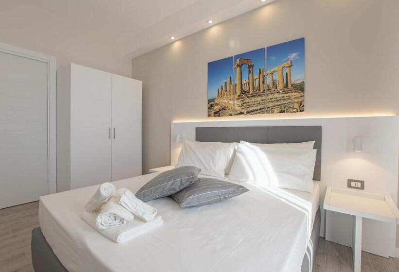 Номер Deluxe Вид на Море, Esseneto Rooms