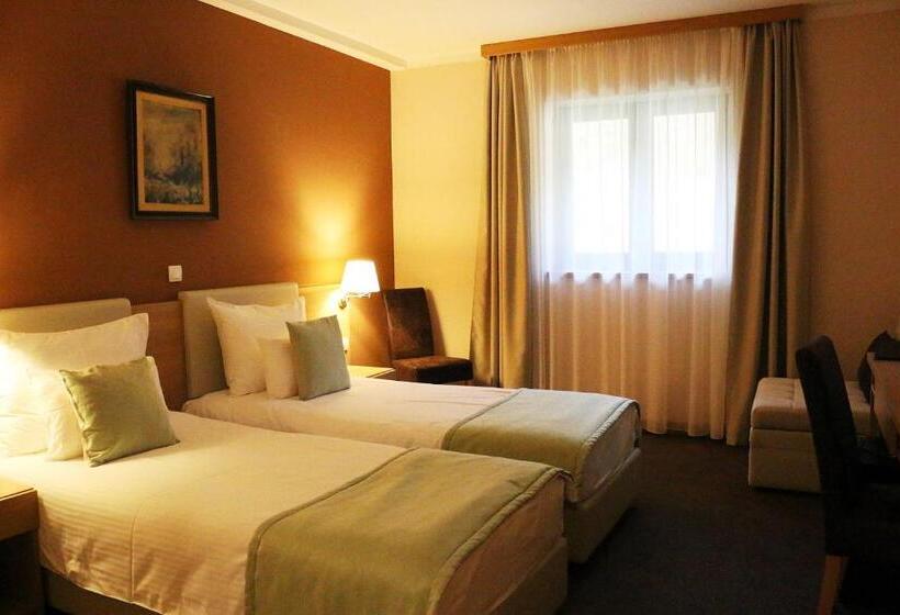 سوییت خانوادگی, Etno Naselje Vrdnička Kula