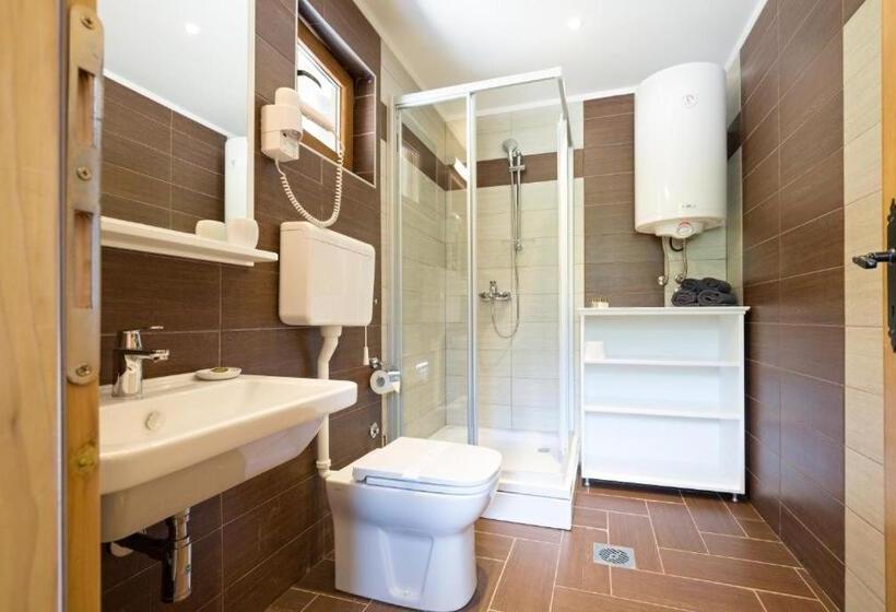 بانگلوی استاندارد, Etno Naselje Vrdnička Kula