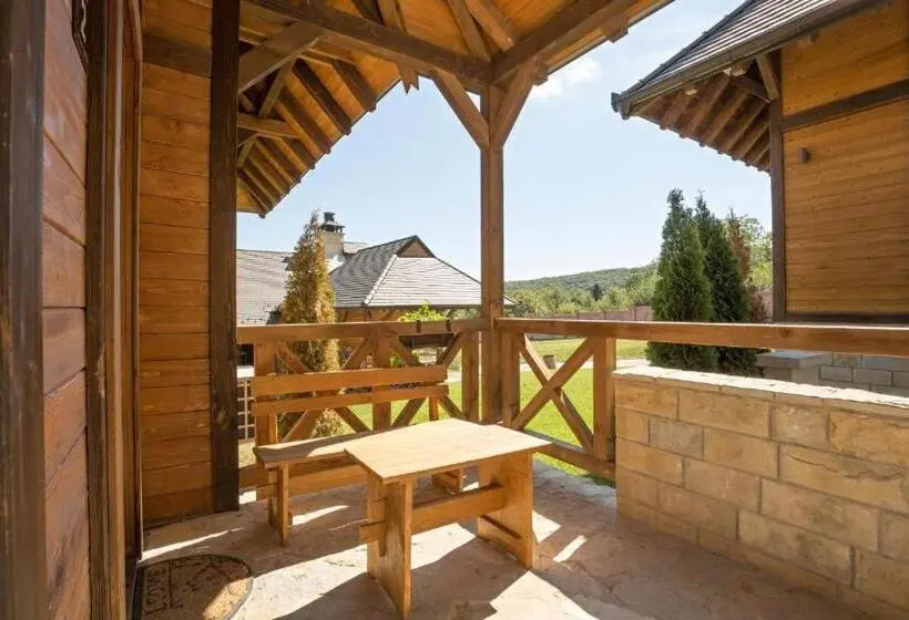 بانگلوی استاندارد, Etno Naselje Vrdnička Kula Fruške Terme