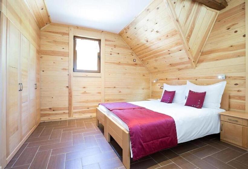 بانگلوی استاندارد, Etno Naselje Vrdnička Kula