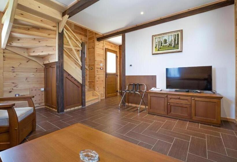 بانگلوی استاندارد, Etno Naselje Vrdnička Kula