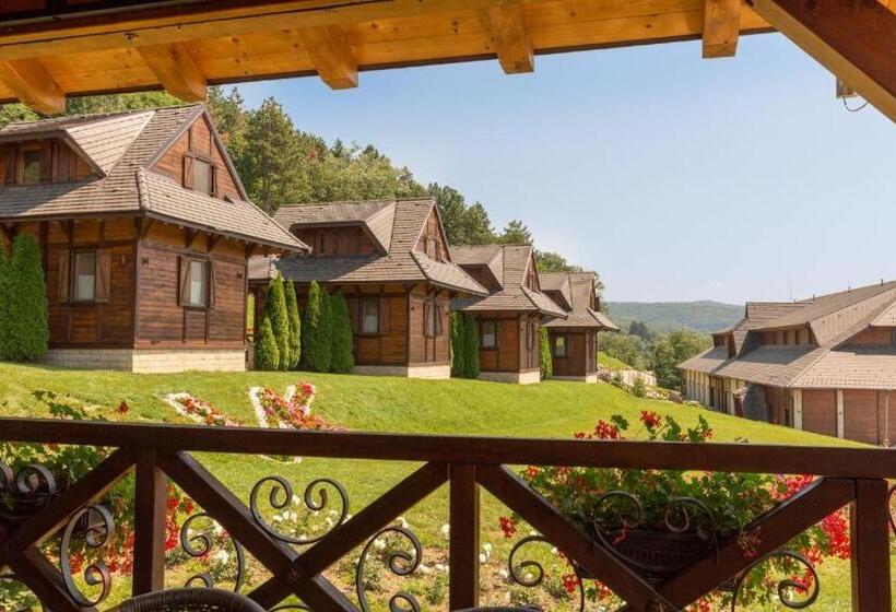 بانگلوی استاندارد, Etno Naselje Vrdnička Kula