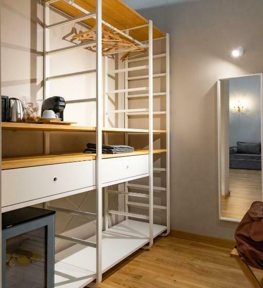 اتاق لوکس چهار تخته, Divisi Suites & Spa