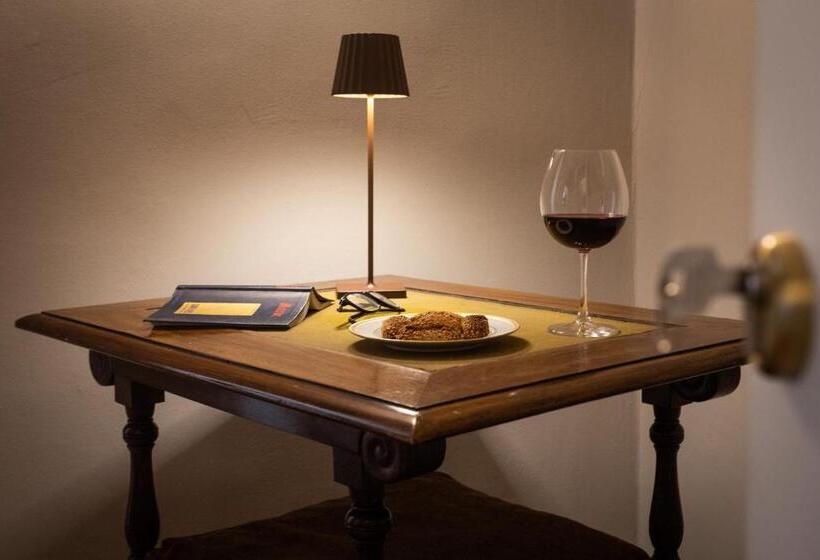 高级三人间, Divisi Suites & Spa