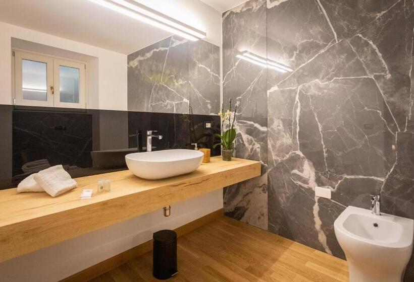 اتاق راحتی سه تخته, Divisi Suites & Spa
