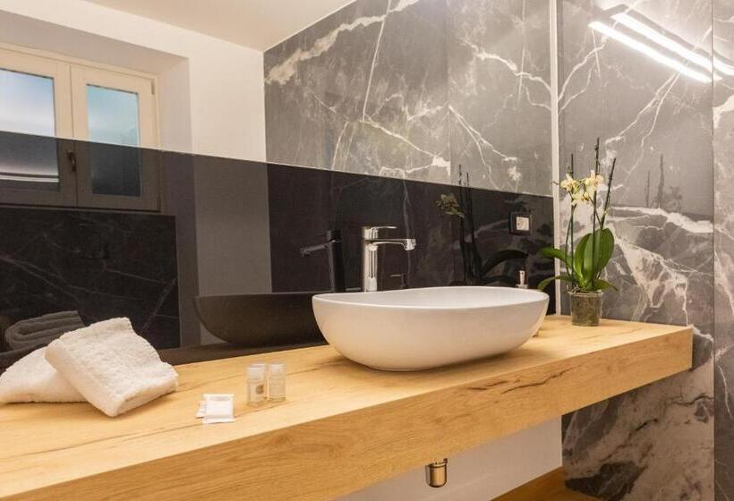 舒适三人间, Divisi Suites & Spa