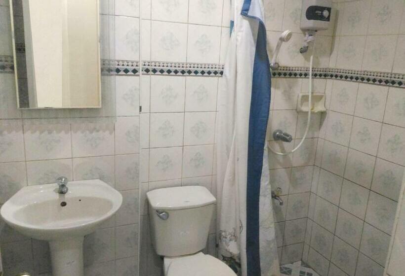 스탠다드 룸, Tubod Flowing Waters Resort