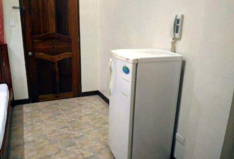 스탠다드 룸, Tubod Flowing Waters Resort