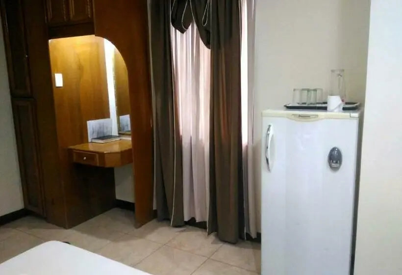 デラックスの４人部屋, Tubod Flowing Waters Resort