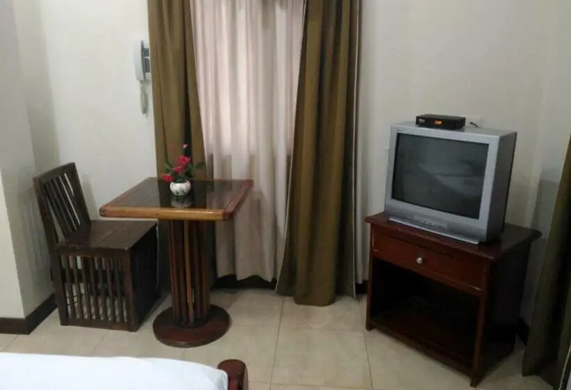 デラックスの４人部屋, Tubod Flowing Waters Resort