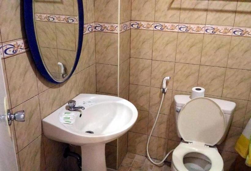 디럭스 트리플 룸, Tubod Flowing Waters Resort