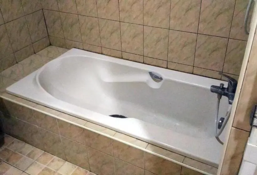 デラックストリプルルーム, Tubod Flowing Waters Resort